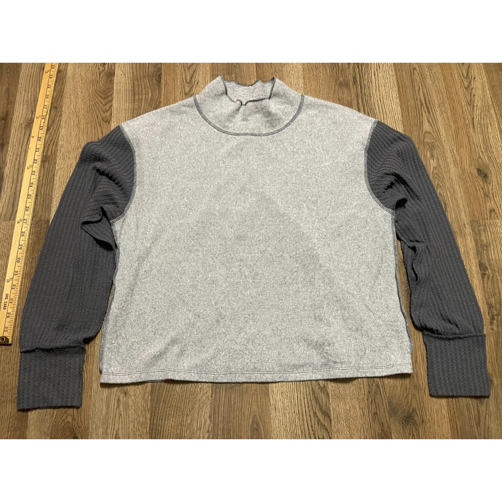 Hem&Thread Shirt, Women's Size Medium, Gray, Mock Neck, Long Sleeve